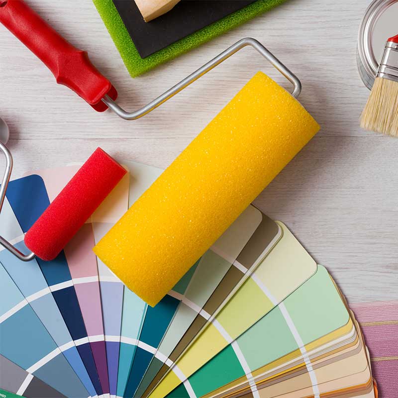 Equipo de pintores trabajando